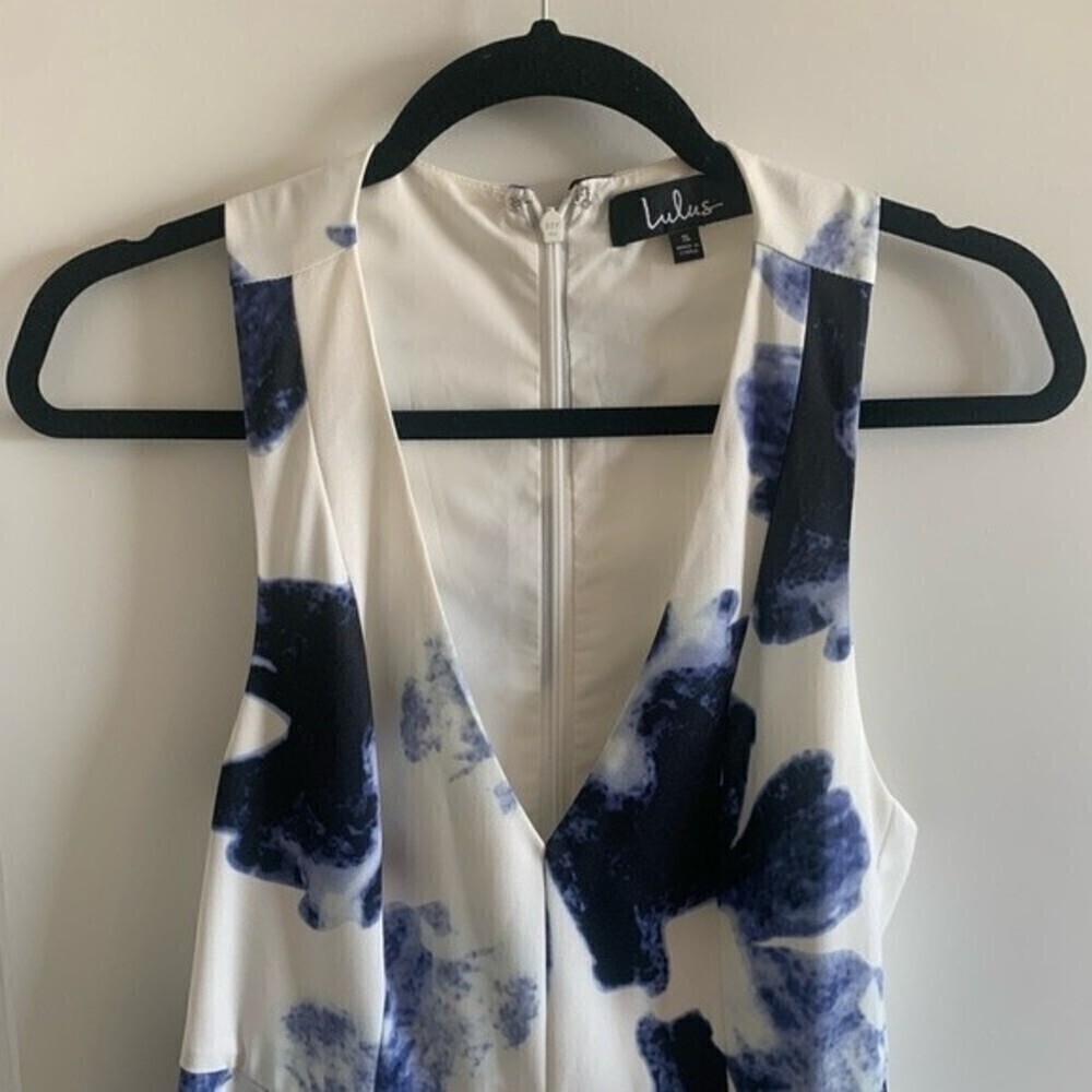 LULU’S Seeing Chic Floral V-Neck Dress Size S - Picture 4 of 14